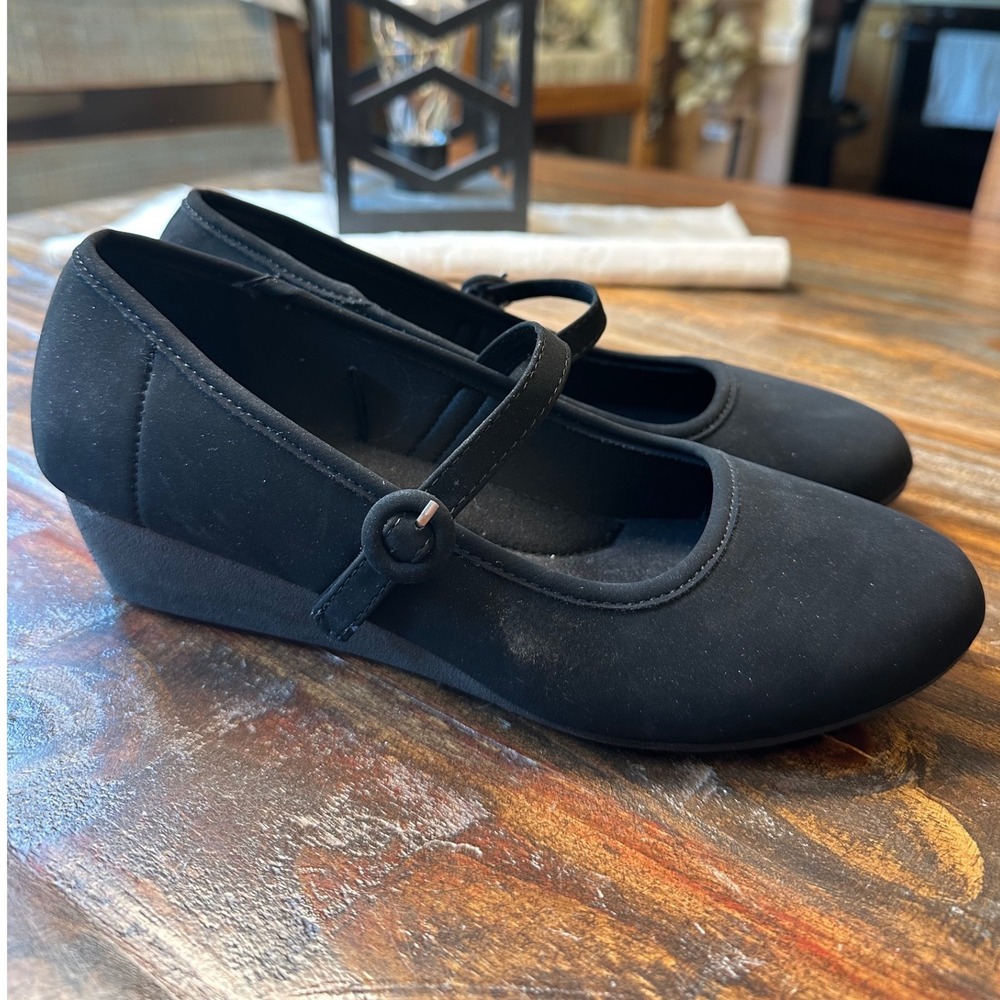 CL Laundry Black Mary Jane Wedge Heels Round Toe Buckle Strap BAIL-198B Size 8